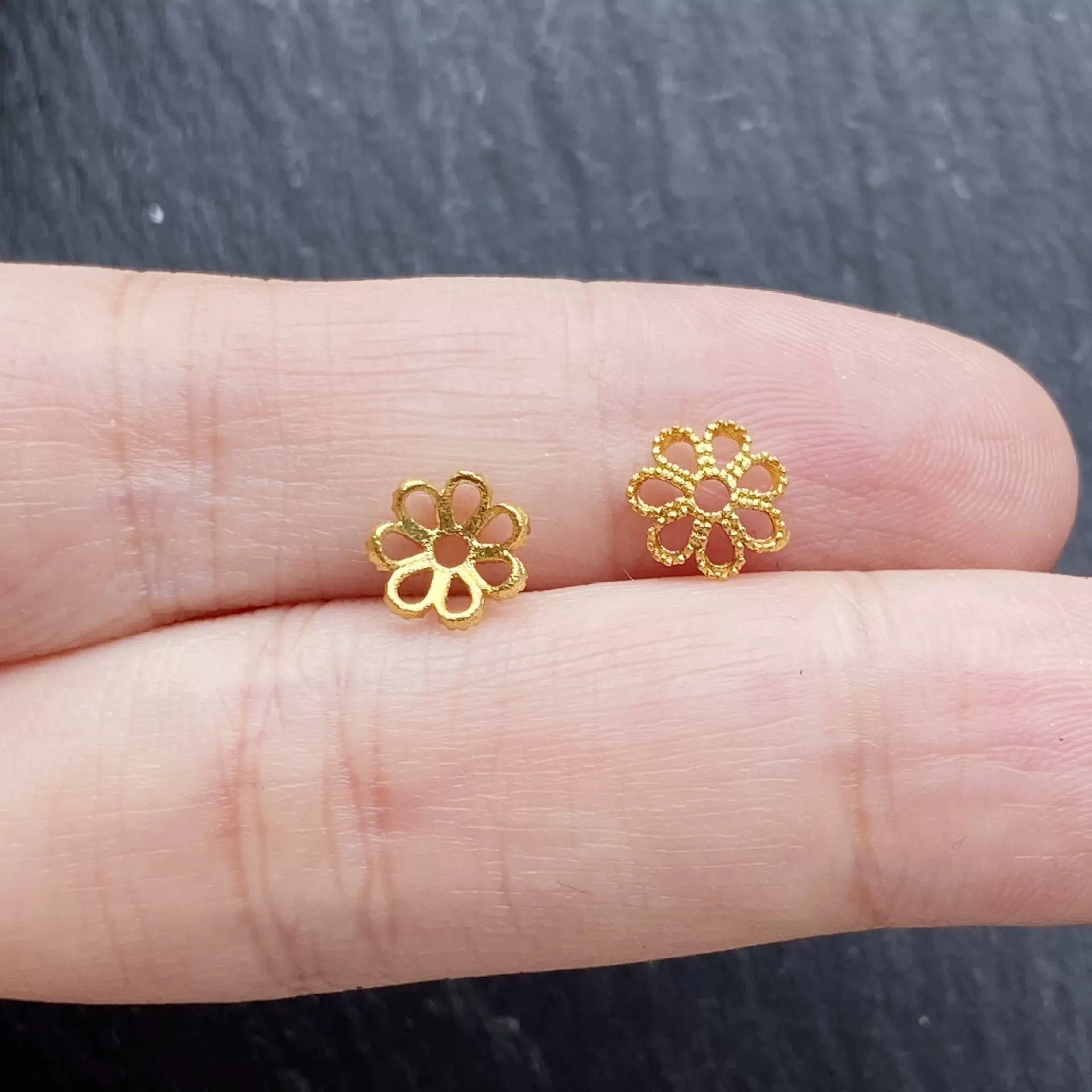 791镀金保色金串珠花托圆形珍珠帽托镂空花瓣隔片隔珠diy饰品配件