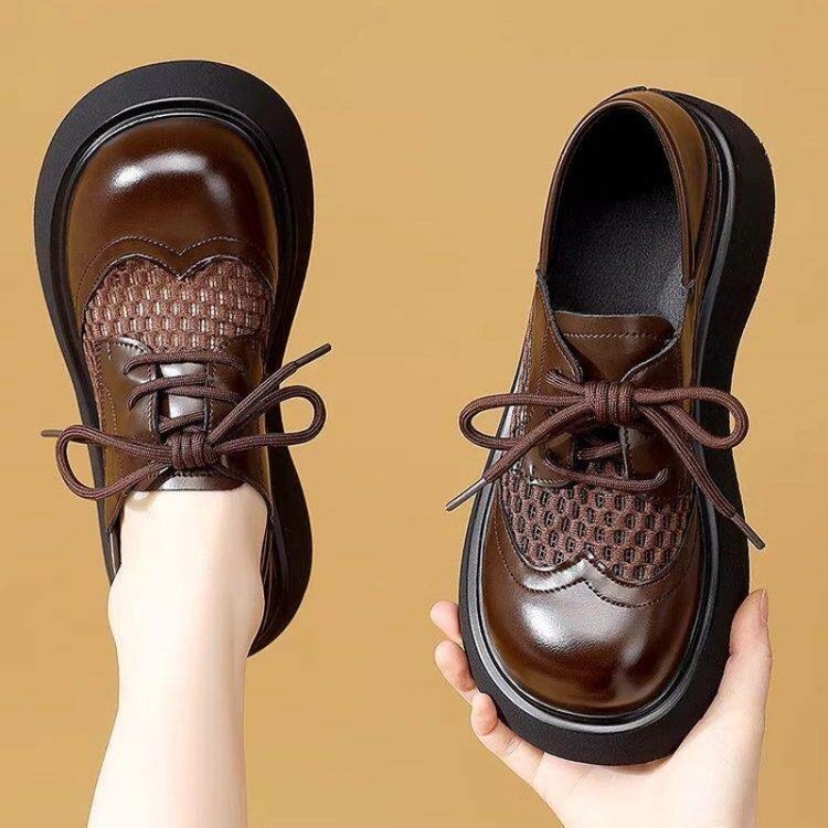 Dos zapatos de malla de aire permeable Lefour para mujeres verano 2026 nuevo aumento de altura de lazos huecos sandalias de sola sola sola suave