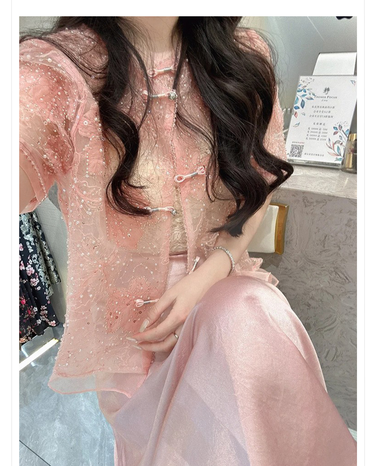 Áo thêu hoa acetate phong cách Trung Quốc mới mùa hè 2026, đính sequin và hạt cườm nặng — Áo màu hồng chi tiết 2