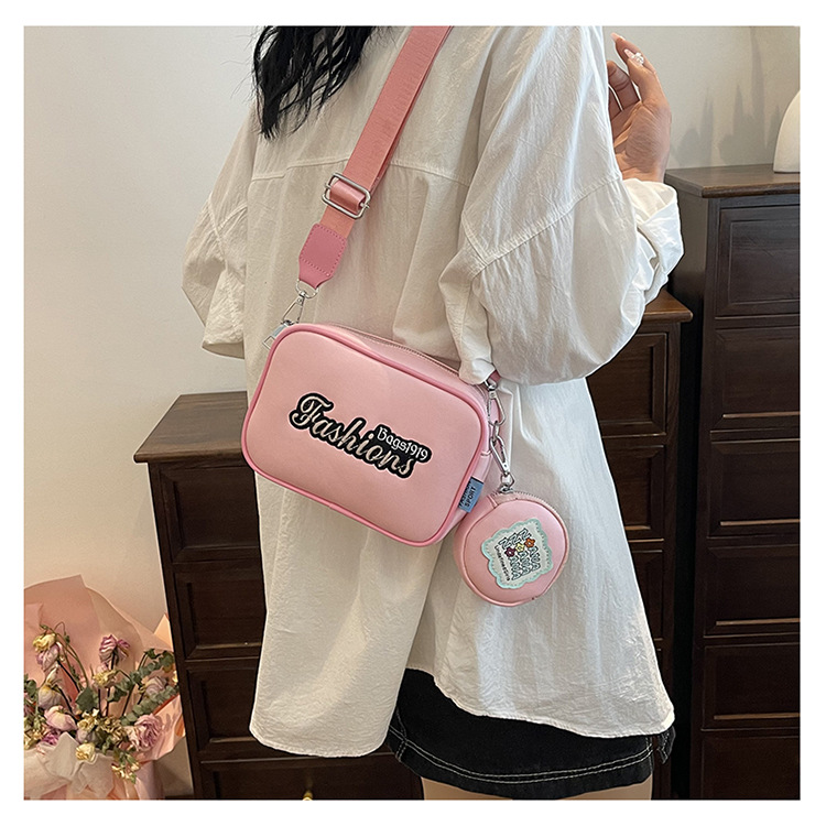 Women's Medium Pu Leather Letter Streetwear Zipper Camera Bag display picture 14