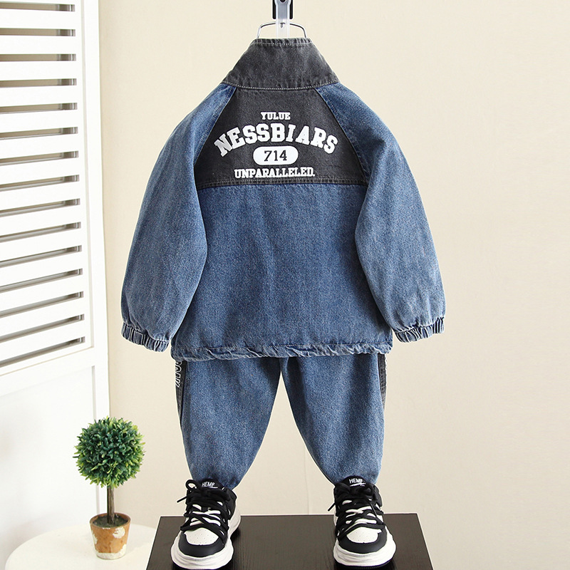 6124 ropa para niños traje de otoño para niños 2025 nueva ropa fresca y guapa para niños otoño ropa de mezclilla guapa para bebés