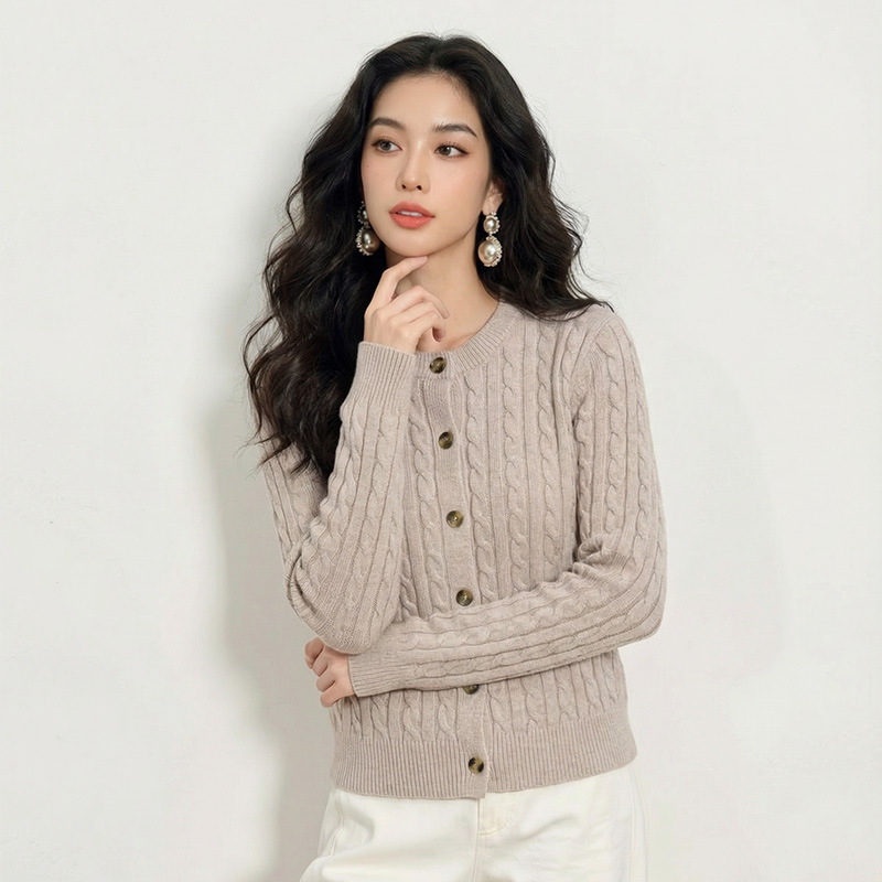 26 Spring New Knit Sweater Thick Knit Mixed Yarn Fashion Sweater Women's Retro Jacket Thick Cable Knit Cardigan Top 26 Spring New Knit Sweater Thick Knit Mixed Yarn Fashion Sweater Women's Retro Jacket Thick Cable Knit Cardigan Top
