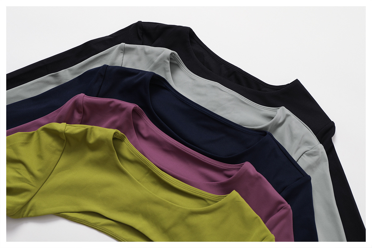 Einfaches Basic-trainingsanzug-t-shirt Aus Einfarbigem Nylon Mit U-ausschnitt display picture 32