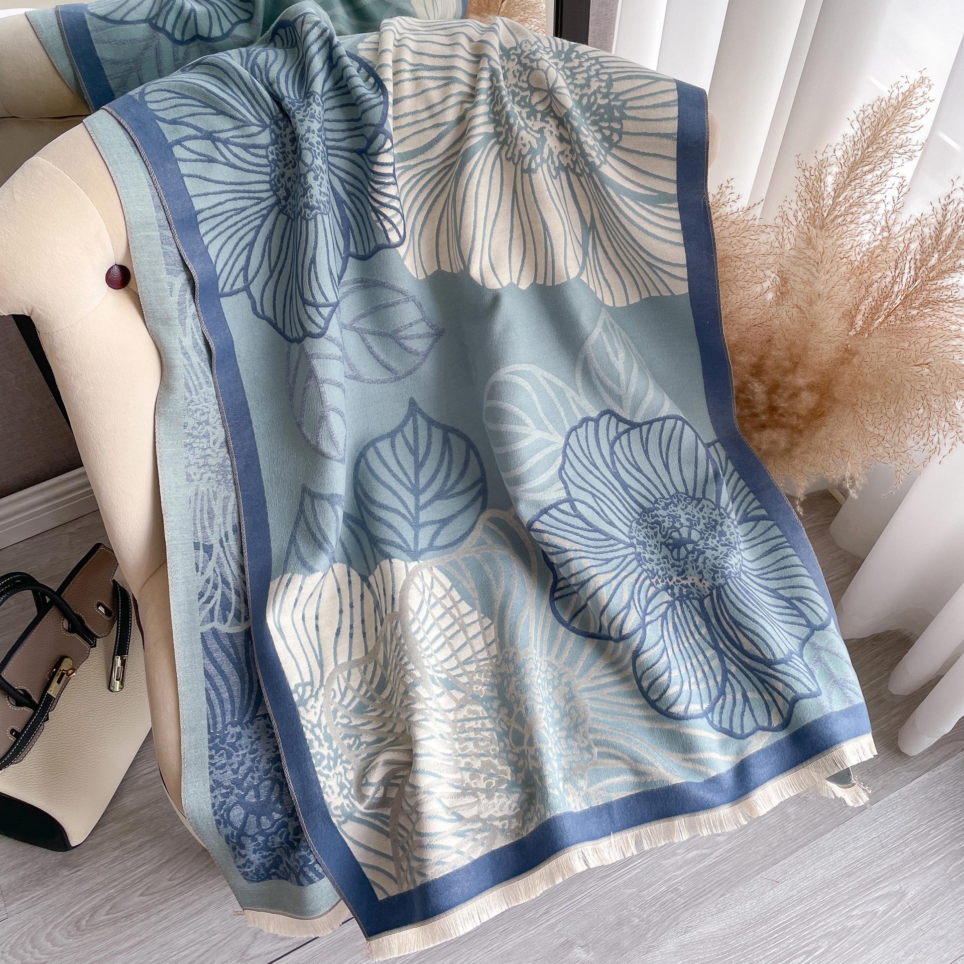 Nuevo otoño e invierno engrosada bufanda caliente vintage color matching hojas floral Cachemira bufanda corta borla chal para mujeres