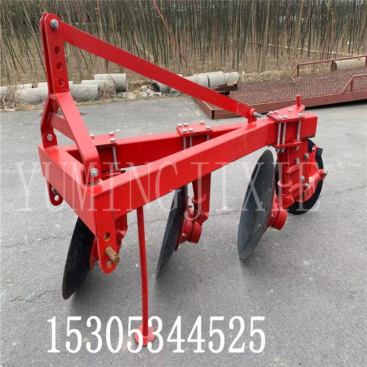 厂家供应四轮拖拉机带的旱田用的圆盘犁 翻地犁 耕地用的圆盘犁