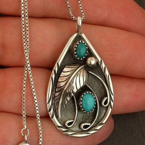Wish New Inlaid Turquoise Retro Dyed Black Feather Pendant European and American Plated S925 Silver Engagement Necklace Wish New Inlaid Turquoise Retro Dyed Black Feather Pendant European and American Plated S925 Silver Engagement Necklace