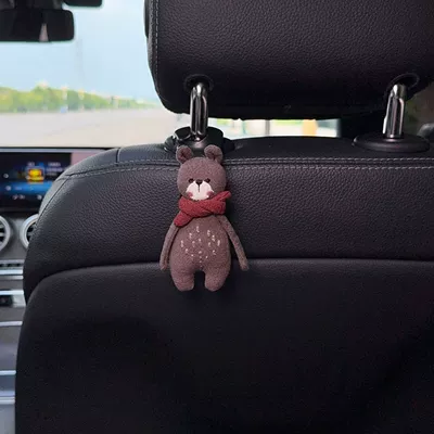 interior, suitable for the back seat — Sürətlər qutusu və əl tormozu başlıqları - red-scarf-coffee-bear-1-hook
