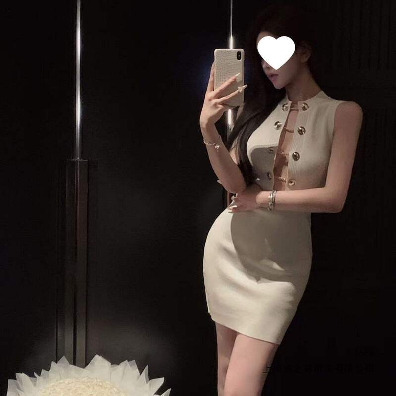 Sexy Hot Girl Sleeveless Dress with Double-Breasted Design, Elegant Summer Style, Mature Cut-Out Slim-Fit Short Dress
