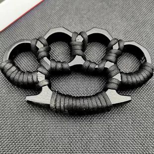 Then defend the boxing four-finger tiger fight finger tiger hand in hand finger fist support iron four-finger clasp