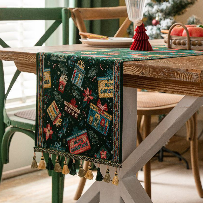American Retro Table Runner with a High-End Feel, Long Strip Christmas Jacquard, Christmas Decoration, Light Luxury, High-End Holiday