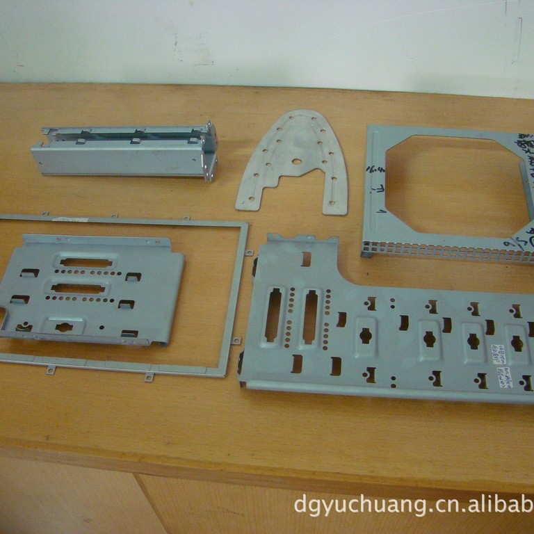 供应五金冲压，拉伸件，弹片，散热片，各种金属材料冲压件