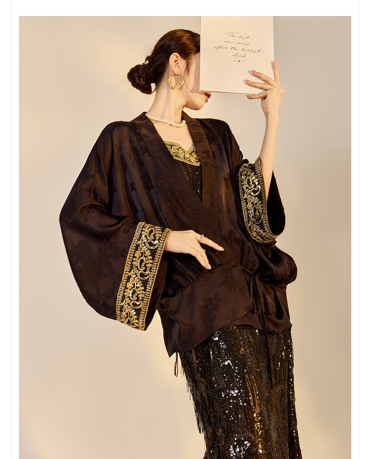 Đầm maxi nữ thắt eo phong cách Trung Hoa cổ điển đính cườm lưới thêu tua rua ZX N7012 — Đen Obsidian, Gạo hạnh nhân chi tiết 16