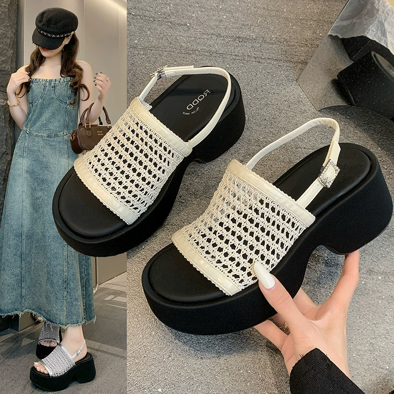 Черные сандалии для женщин, летняя обувь 2025, новые высокие на небольшой толстой подошве, французские повседневные римские туфли на платформе