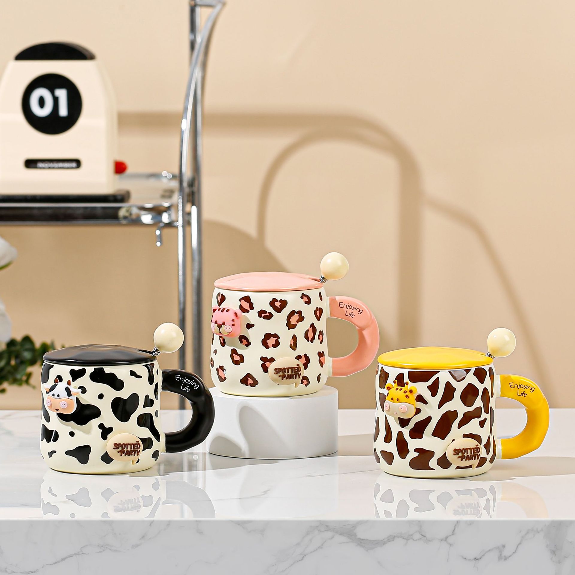 Personalidad creativa abuela DIY taza de alta apariencia con tapa cuchara Oficina Taza de cerámica regalo taza de café