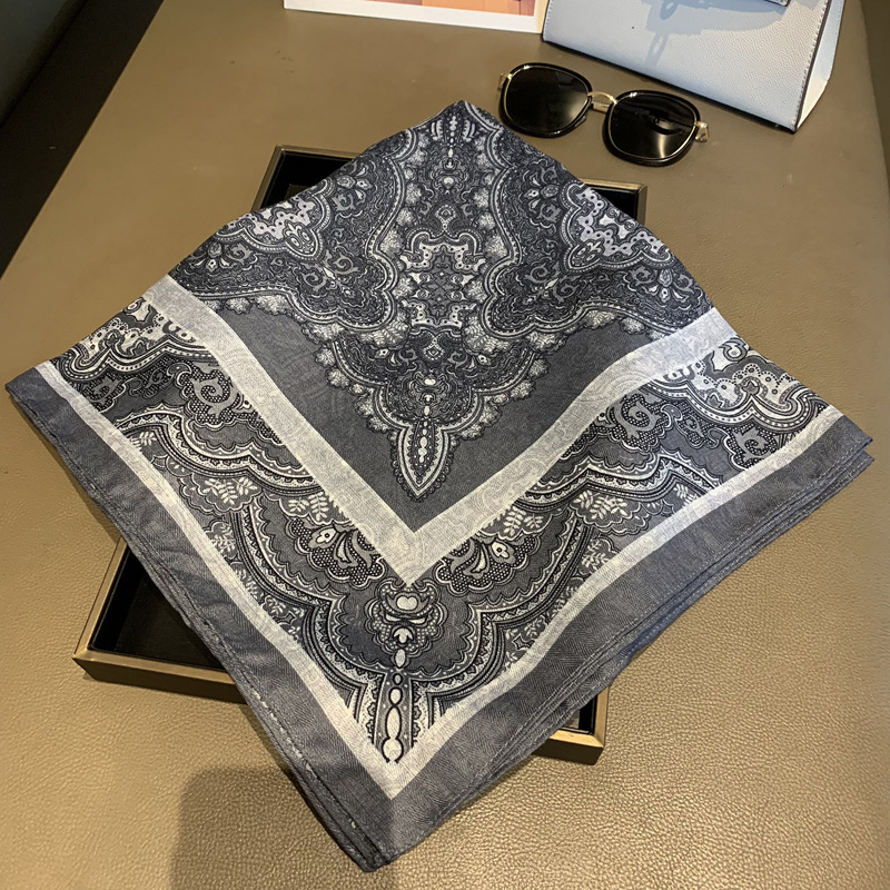 Symmetry illusion