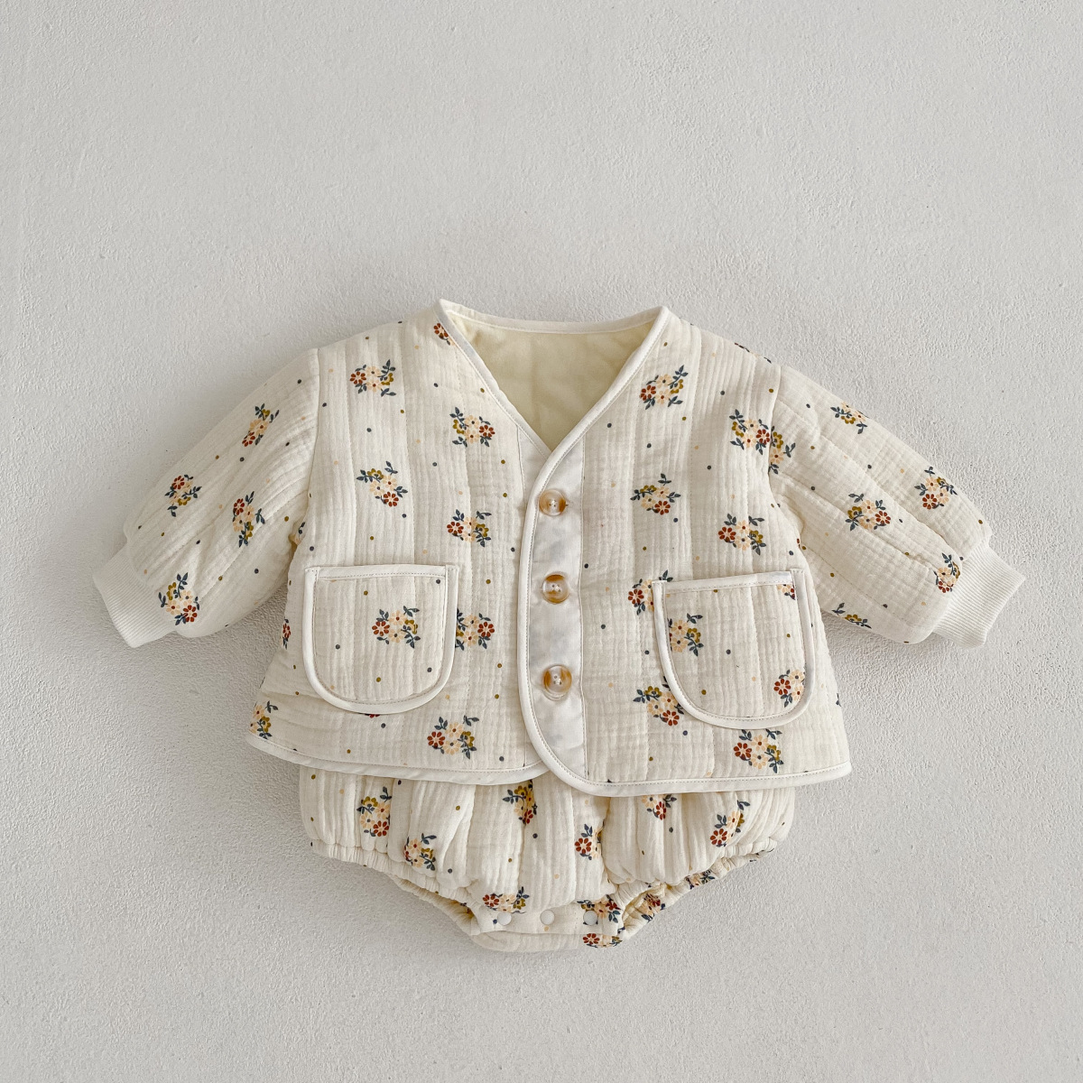 2022 traje de otoño e invierno 0-2 años bebé niñas acolchado engrosado floral algodón acolchado abrigo muñeca cuello superior algodón acolchado abrigo para salir
