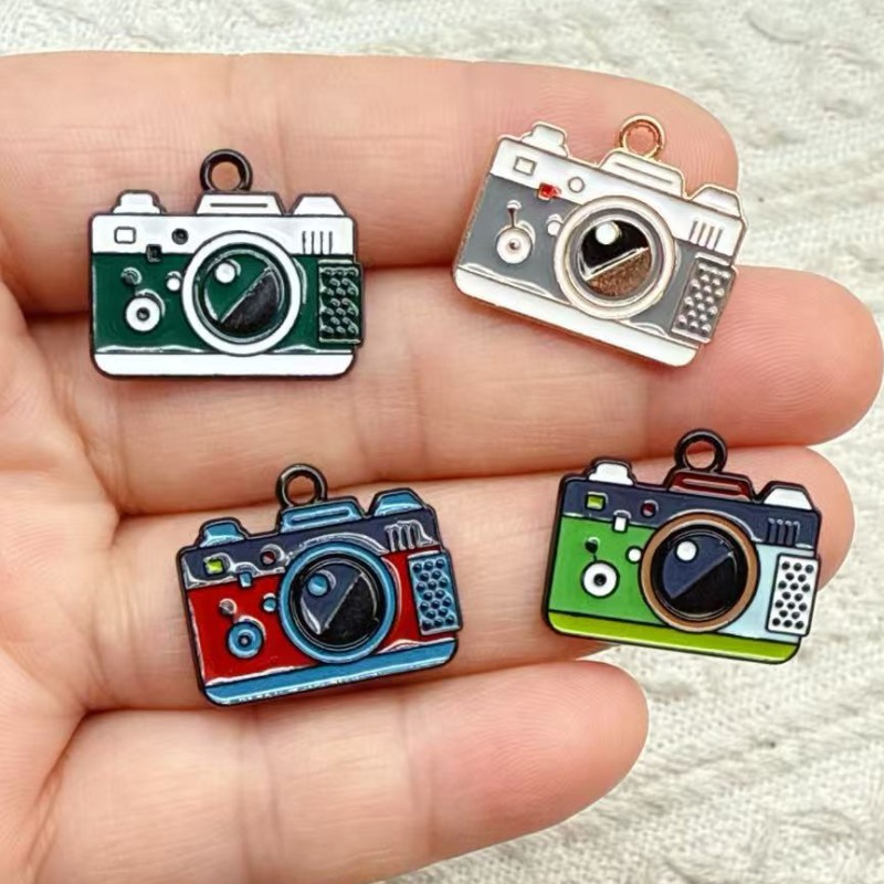 欧美热销 复古文艺合金照相机造型耳饰厂家直营饰品配件材料批发