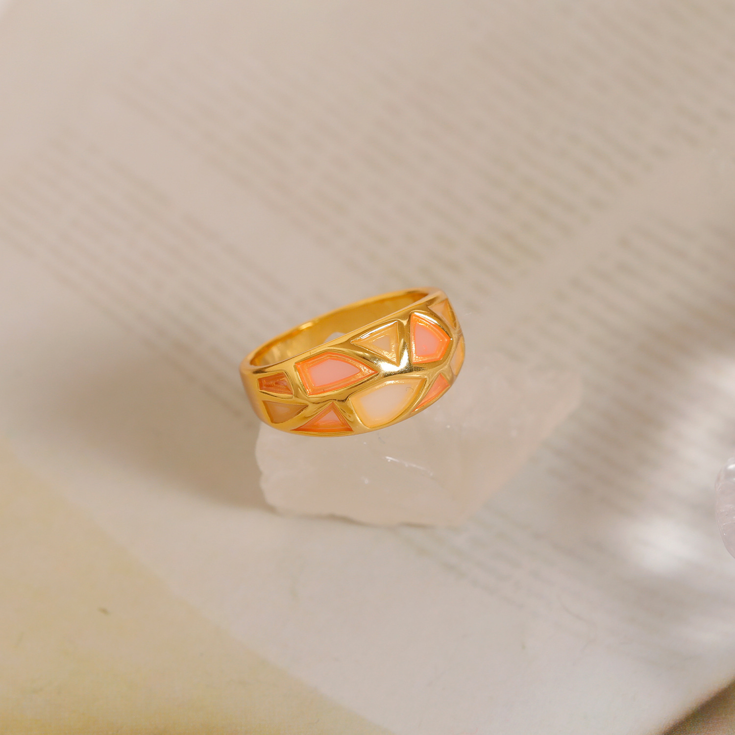 Small design trend fashionable golden ring for men and women