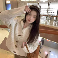 新型ファッション百合乳アライグマの牛の角ボタンの帽子のセーターのコートの女性の秋冬のゆったりしている麻の花のニットのカーディガン