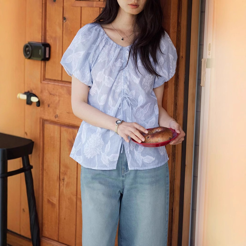 Solighter French Retro Stripesd Cut V-Neck Shirt Women's Summer 2025 New Puff Sleeve Lace-Up Top Solighter French Retro Stripesd Cut V-Neck Shirt Women's Summer 2025 New Puff Sleeve Lace-Up Top