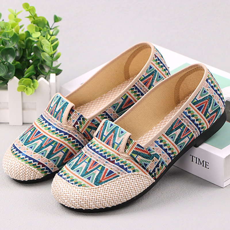 2021 autumn new old Beijing cloth shoes women's shoes national winds, one auction breathable women single shoes, light, wholesale