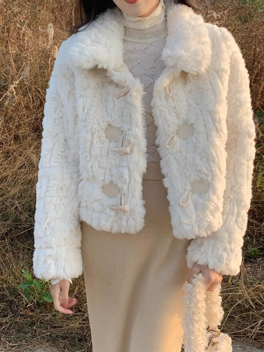 가을과 겨울 새로운 모피 한 LAMBSWOOL COAT 여성의 짧은 작은 남자 코너 버클 모방 토끼 벨벳 가죽