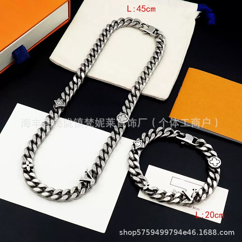 New V-Shaped Cuban Retro Silver Three-Flower Thick Bracelet for Men with Round, Square, and Pointed Flowers, Direct Cross-Border Sales