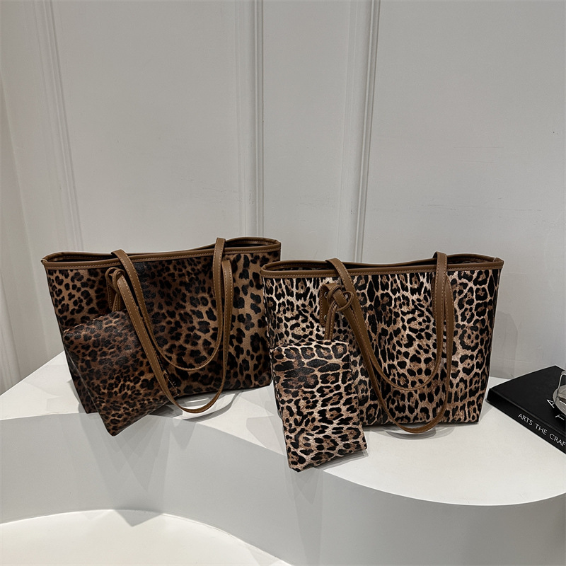 Retro commuter leopard print underarm bag 2024 autumn new style trend fashion personality temperament one shoulder tote bag_voghion.com