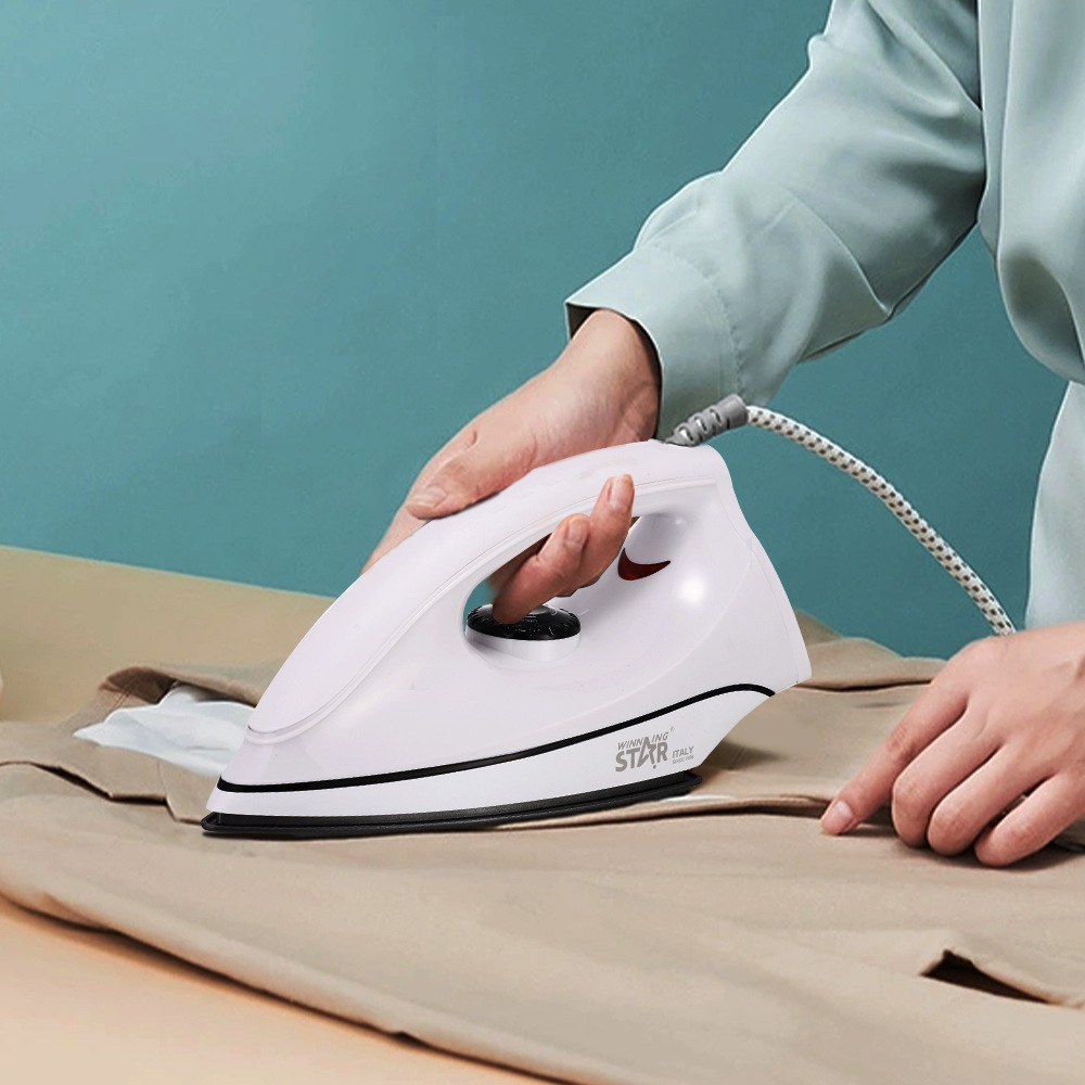 Estrella ganadora Comercio exterior Venta caliente estándar británico estándar europeo hogar pequeño planchado ropa plancha eléctrica