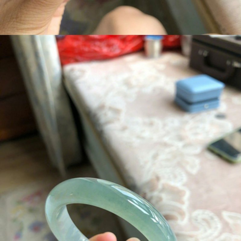 Vòng tay ngọc bích Miến Điện dạng tròn, nổi màu xanh lá, có giấy chứng nhận, bản rộng chi tiết 2