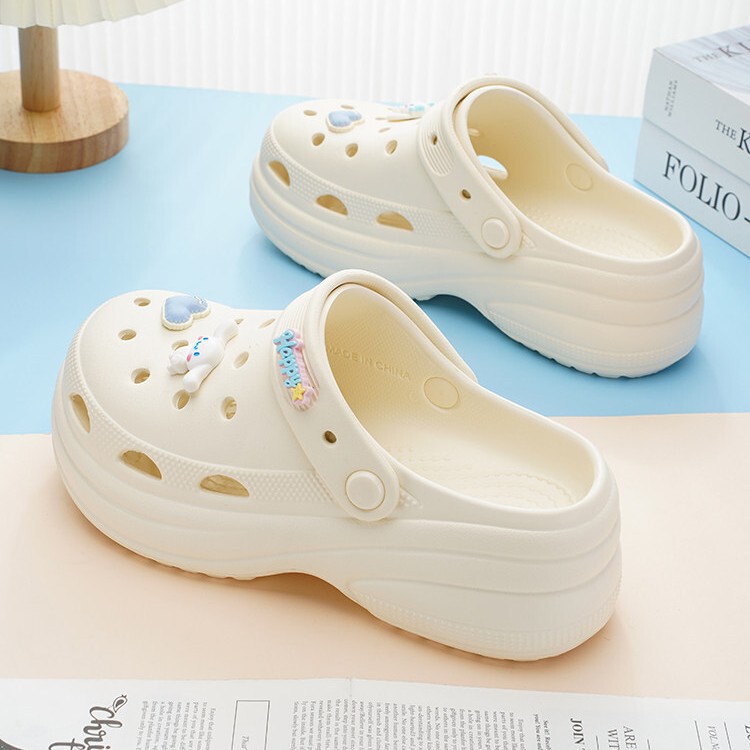 Direct Sale from the Manufacturer: Women's Thick-Soled Summer Outdoor Platform Clogs, Trendy Closed-Toe Half Slippers, Non-Slip Beach Sandals for Women