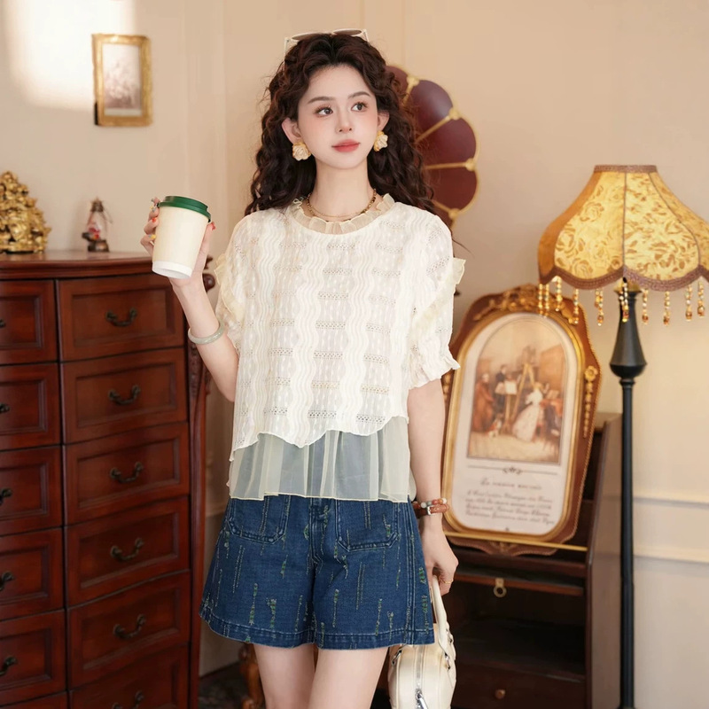 Retro Gentle Style Fake Two-Piece Shirt for Women 2026 Summer New Design Lace Mesh Splicing Short-Sleeved Top
