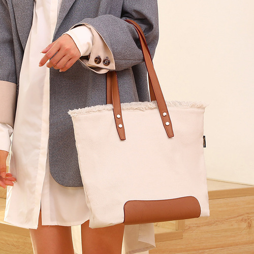 New Japanese and Korean Large Capacity Canvas Tote Bag for Women, Fashionable Tote Bag with Fringe, Unique Design Commuter Shoulder Bag