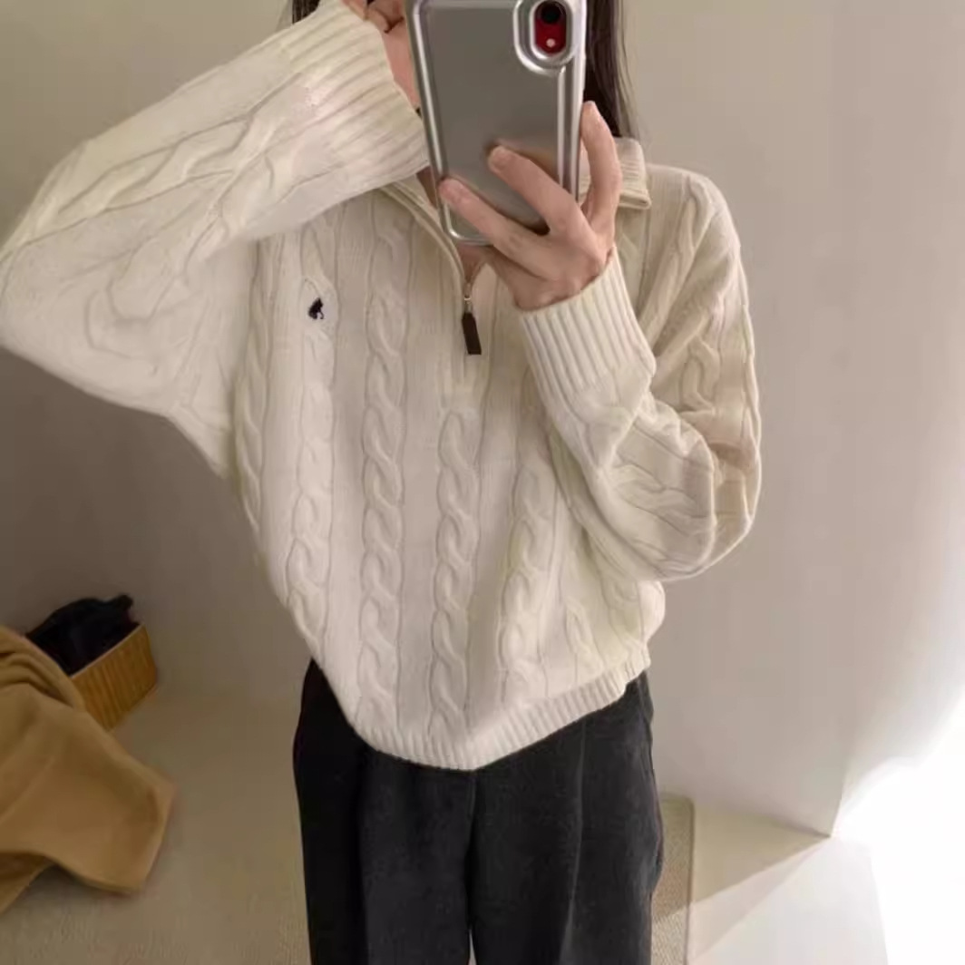 Demi-season design sweater with zipper