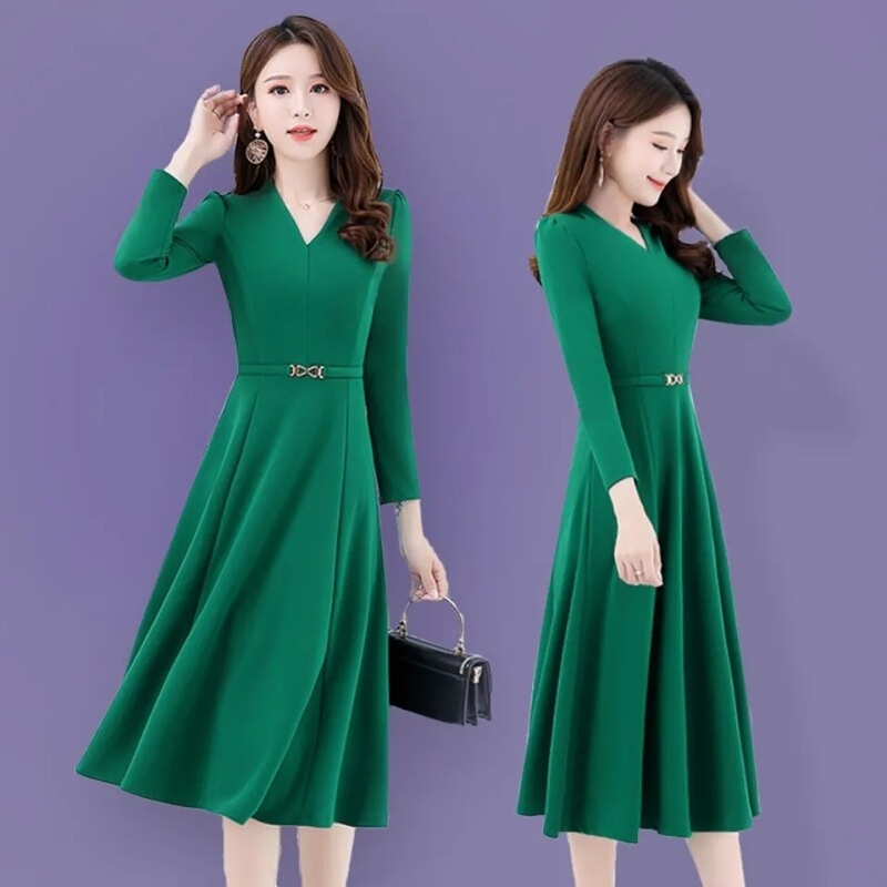 Age-Reducing 2025 Autum Long-Sleeved Dress Women's Knee-Length Dress V Neck Large Hem Skirt Covering Belly and Slimming Look Skirt Age-Reducing 2025 Autum Long-Sleeved Dress Women's Knee-Length Dress V Neck Large Hem Skirt Covering Belly and Slimming Look Skirt
