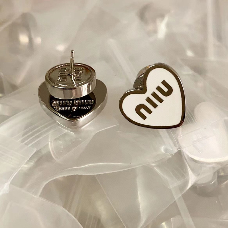 ミスミウ 24 エナメルピーチハートイヤリングライトラグジュアリースタイル miu 新しい気質イヤリングインターネットセレブ同じスタイルのハイバージョン女性|undefined