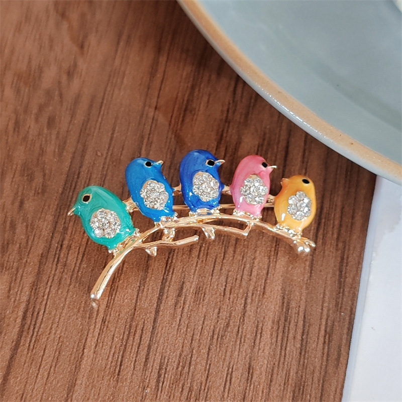 Foreign trade cartoon cute colorful 5 bird brooch high-grade enamel drop oil colored glaze Diamond animal scarf buckle