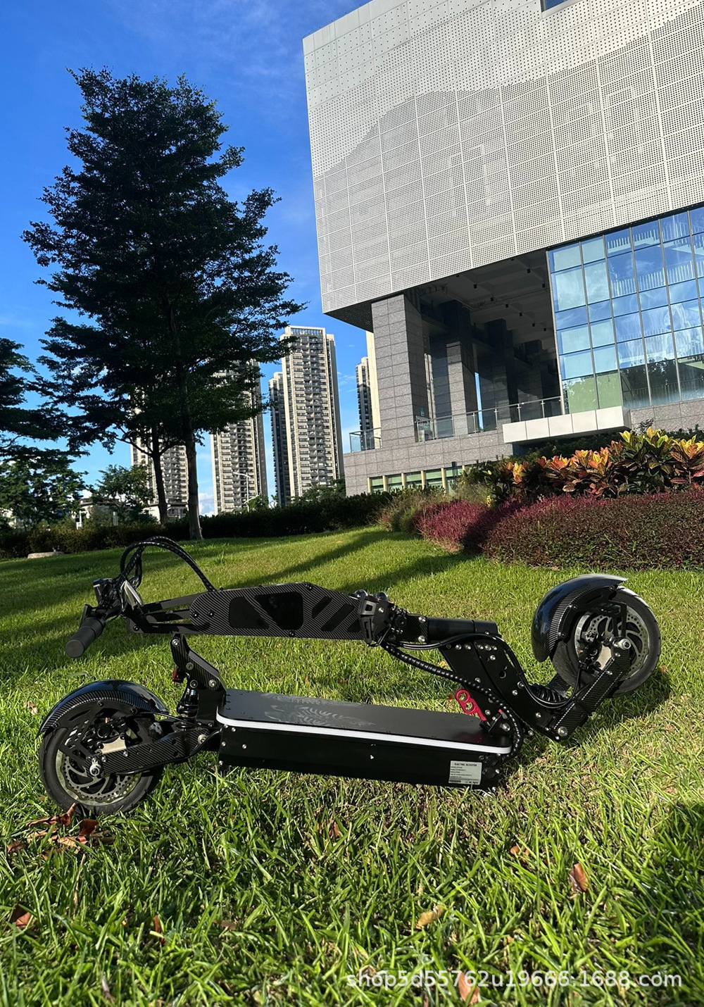 YISHUN dual-drive 72V/6000W off-road electric scooter, foldable, 95 mph speed, long range electric vehicle
