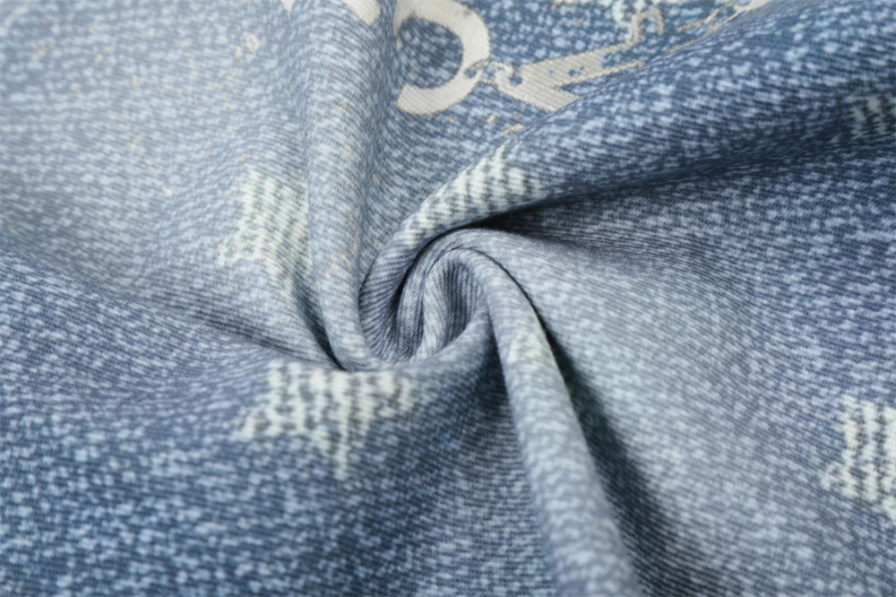 Distressed Denim Shorts For Men With Star Print And Raw Hem_voghion.com