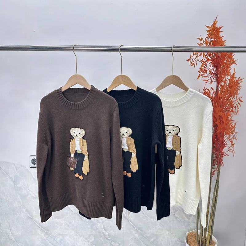 P brand autumn handbag-style trench coat with bear design, cashmere loose-fit knit sweater