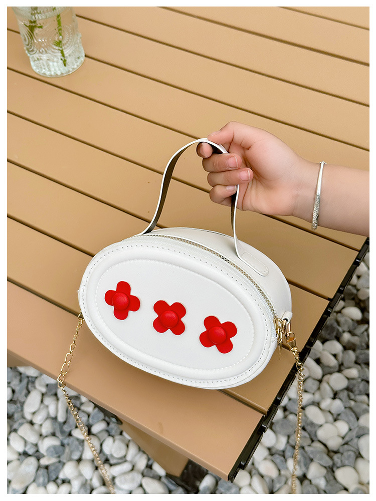 Women's Small Pu Leather Solid Color Flower Cute Zipper Crossbody Bag display picture 3