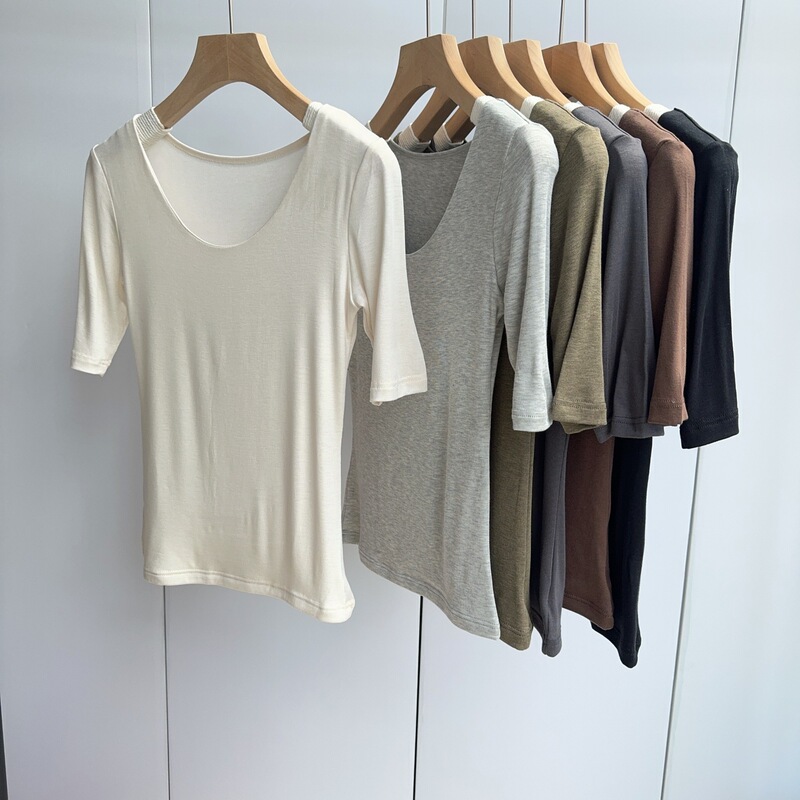 Fashionable Silk T-Shirt Made of Soft, Breathable, and Moisture-Wicking Mulberry Silk, with a Spoon-Shaped Small U-Neck, Solid Color, Short Sleeves Fashionable Silk T-Shirt Made of Soft, Breathable, and Moisture-Wicking Mulberry Silk, with a Spoon-Shaped Small U-Neck, Solid Color, Short Sleeves