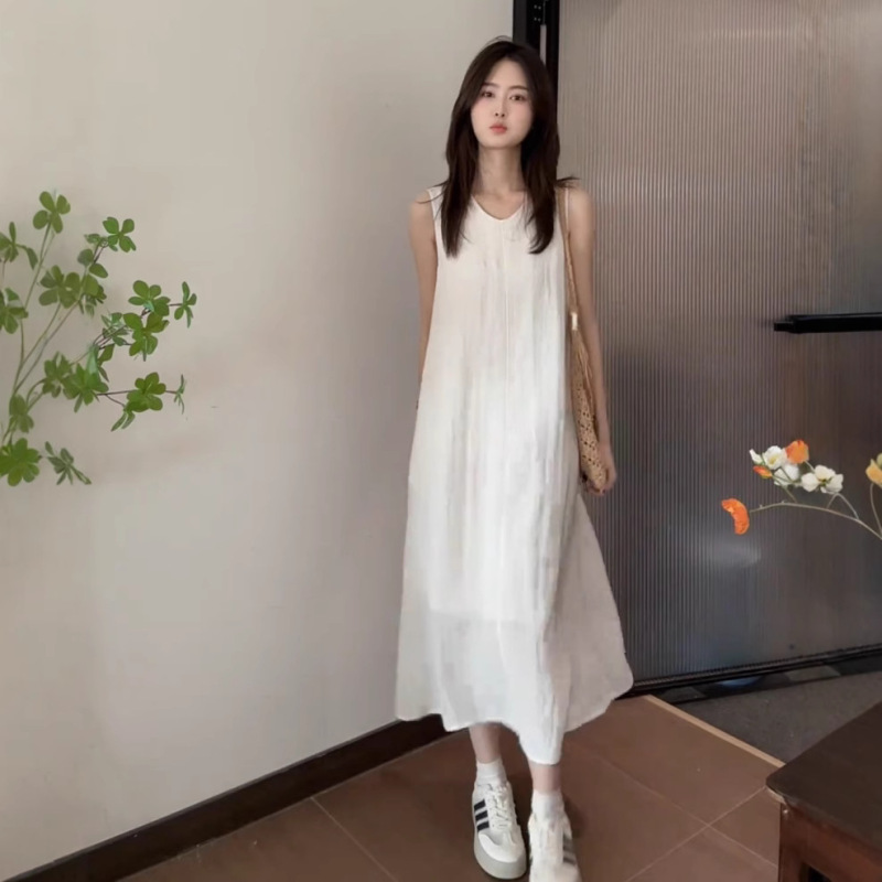 Aiyixuan フレンチオフホワイトノースリーブベストドレス女性の新しいハイエンド海辺の休暇気質ミッドレングススカート|undefined