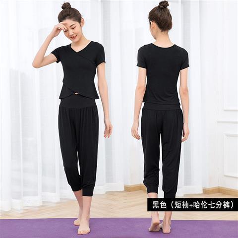 가슴 패드는 불규칙한 밑단에 삽입 가능, 블랙 반팔 + 블랙 크롭 하렘 팬츠