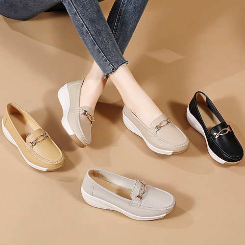 Elegant Western Plus Size Women's Spring Summer New Fashion Thick Sole Platform Shoes with Metal Buckle Wedge Heel and Open Toe Maternal Shoes