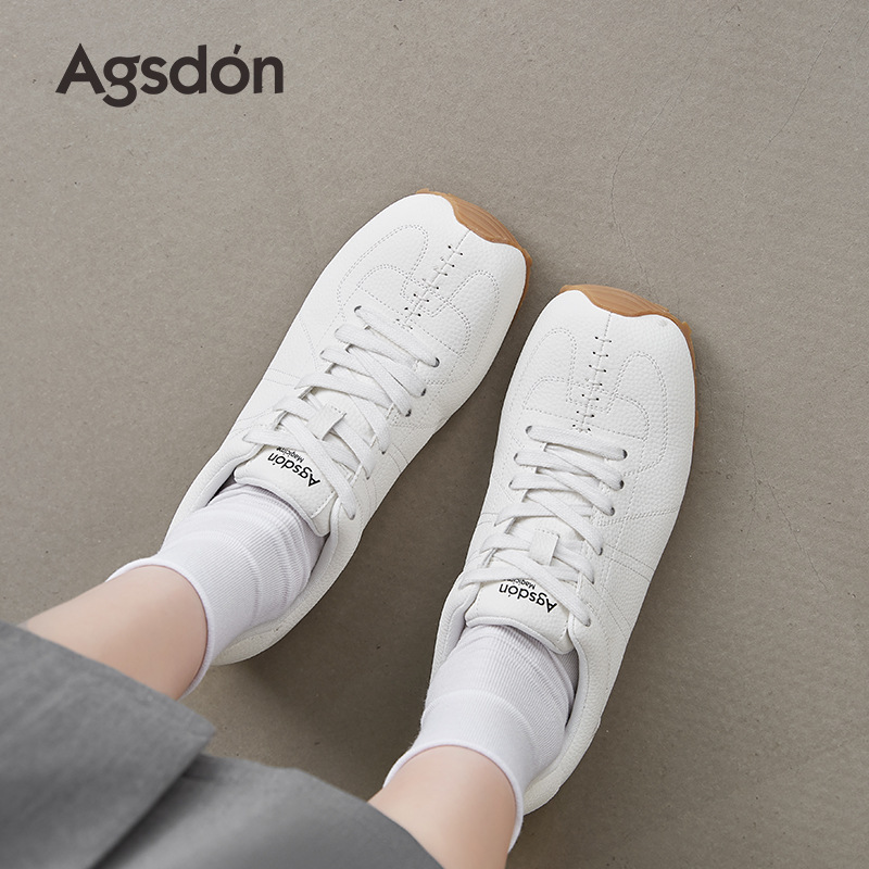 Zapatos de entrenamiento blanco de mujeres 2025 nuevo otoño enorme hermoso con una base suave plana Agan zapatos blancos casuales