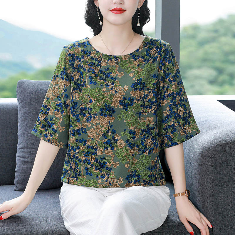 High-End Women's Silk T-Shirt with a Round Neck and Camouflage Pattern, Versatile Short-Sleeve Loose Top for Middle-Aged Women High-End Women's Silk T-Shirt with a Round Neck and Camouflage Pattern, Versatile Short-Sleeve Loose Top for Middle-Aged Women