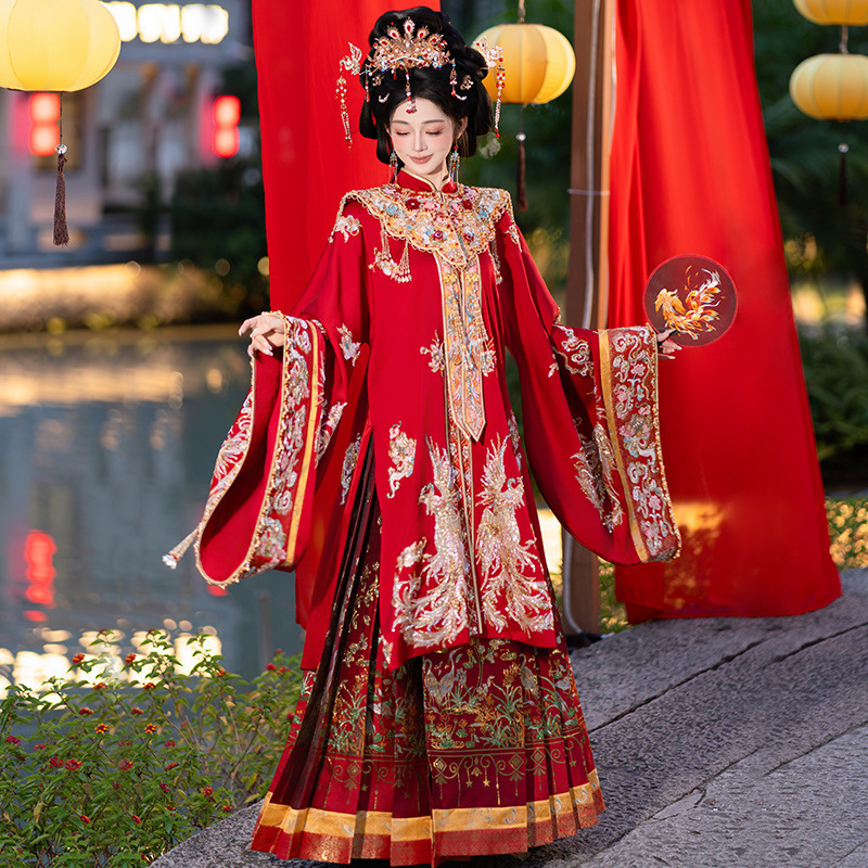 Ming-Style Hanfu Wedding Attire with Intricate Embroidery, Cloud Shoulder Design, Horse-Faced Skirt, Phoenix Crown, and Bridal Veil for the Bride's Traditional Chinese Wedding Ceremony in Spring