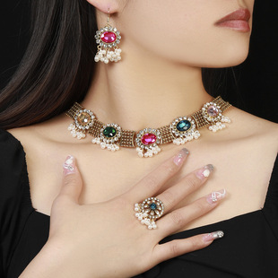 �Ж|�ρ������Ʒ���b���K��ʯ�朶��h��ָ�M�ϳ��ڬF؛Necklace