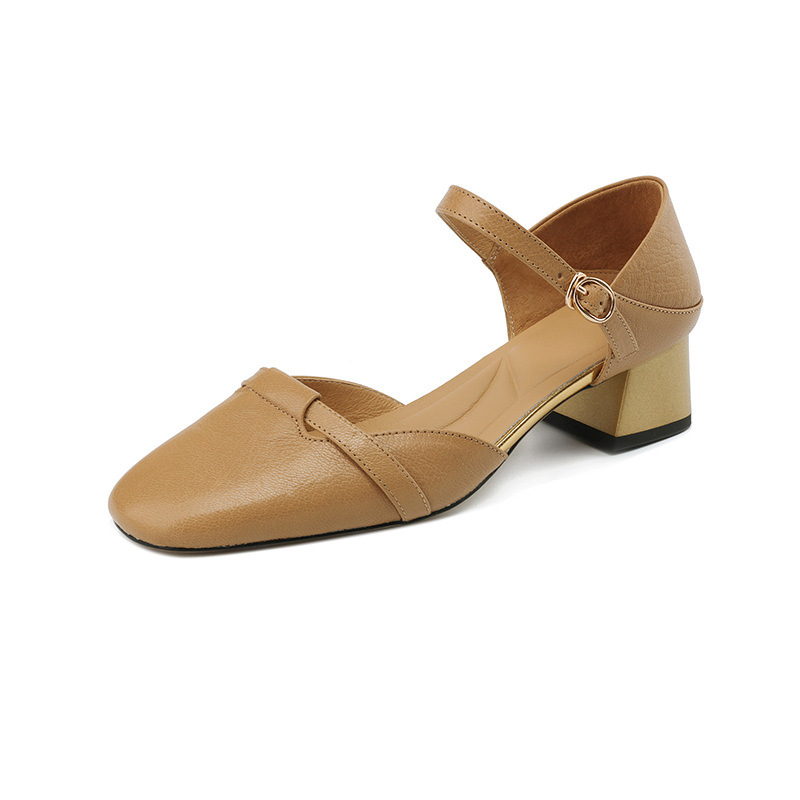 Sandal nữ bít mũi da bò thật quai chữ V đế thấp — Màu caramel